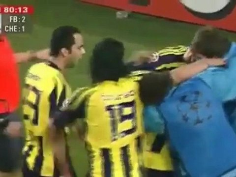 Ο Καζίμ Καζίμ σκοράρει κόντρα στην Τσέλσι