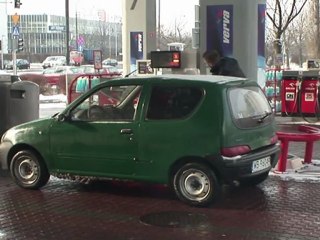 البولنديون يعتصمون داخل سياراتهم احتجاجا على غلاء الوقود