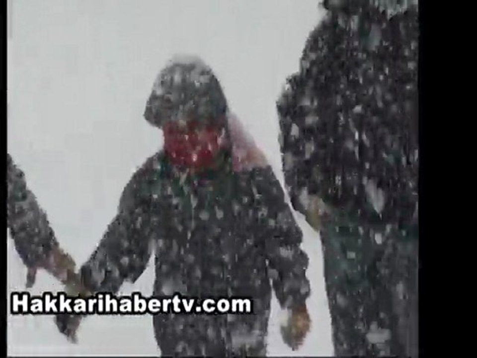 Derdo şarkısı eşliğinde kar manzaraları