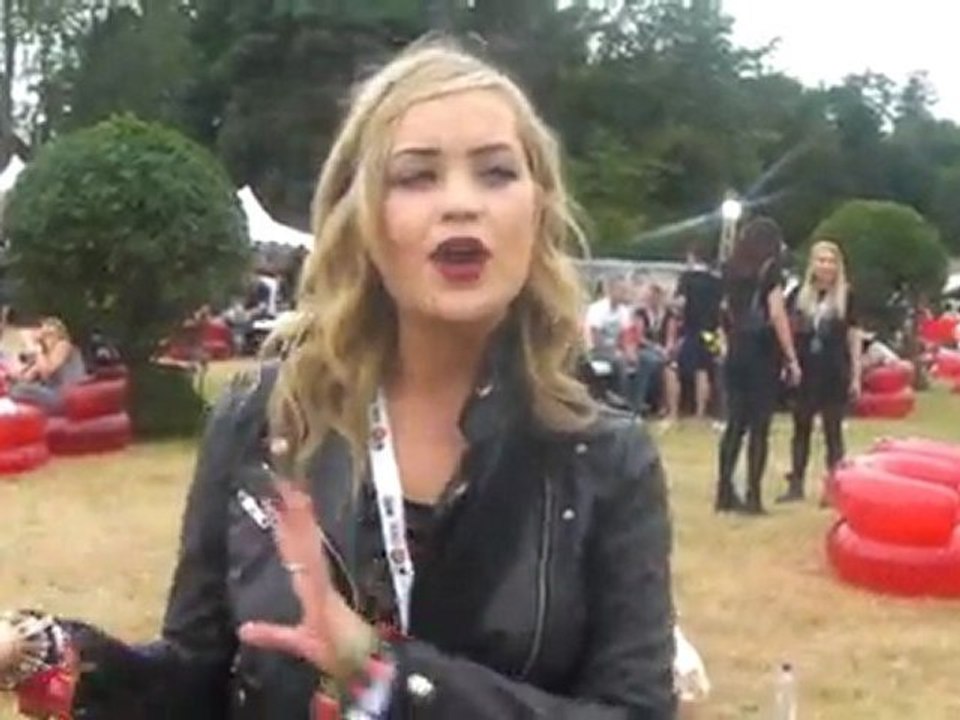 Laura Whitmore dishes on her Festival Fashion!