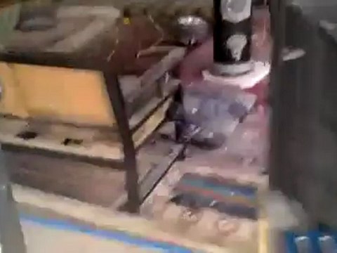 فري برس معرة النعمان آثار الدمار الذي لحق باحد المحال 31 1 2012