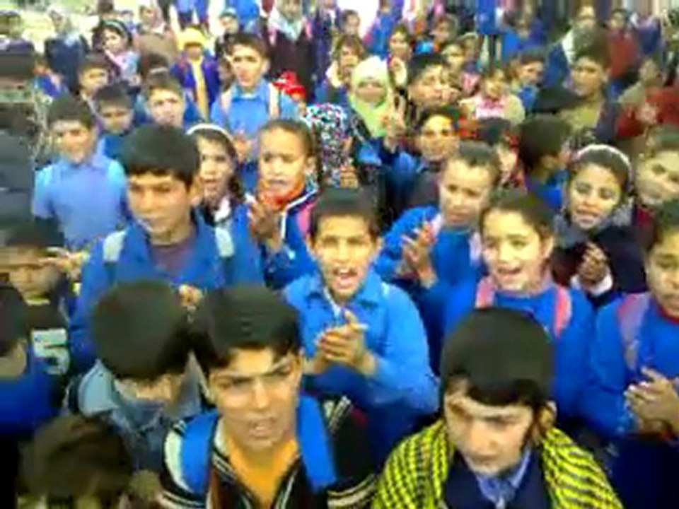 فري برس   حماة اللطامنة مظاهرة صباحية لاطفال البلدة 31 1 2012