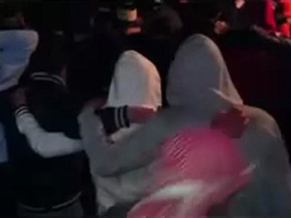 فري برس   دير الزور المظاهرات المسائية لأبطال الدير نصرة للمدن المحاصرة بحي الجبيلة 30 1 2012