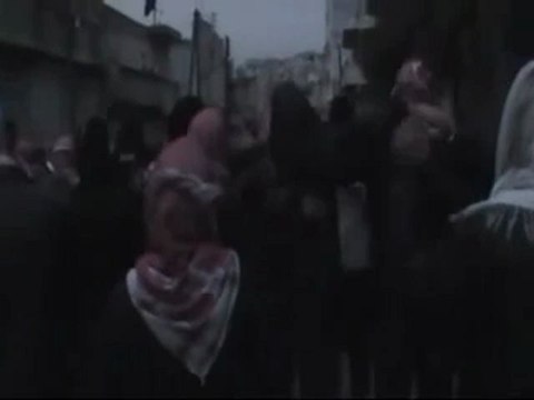 فري برس حلب حي المرجة مظاهرة تنادي بإسقاط النظام 30 1 2012