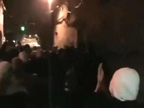 فري برس مظاهرة مسائية حي الميدان غواص 30 1 2012 ج1