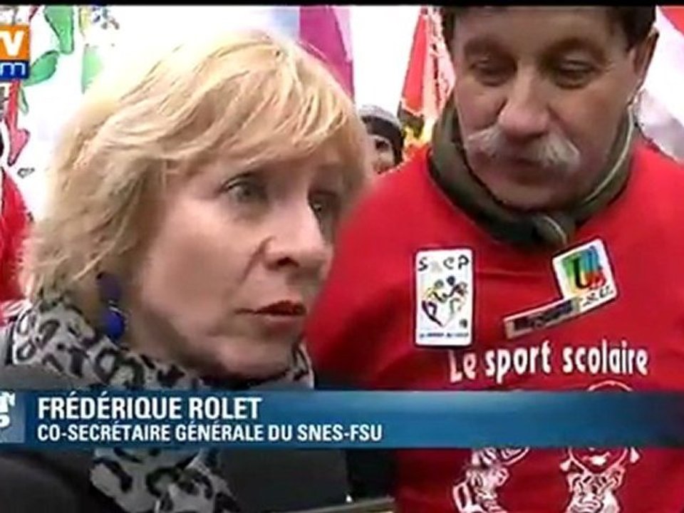 Les enseignants défilent contre la suppression de 14.000 postes