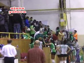 VOLEYBOL MAÇINDA KAVGA