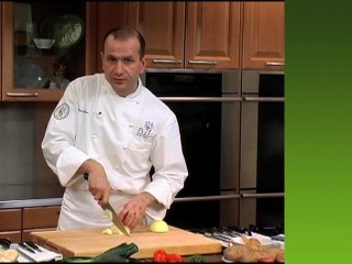 How to thinly slice an onion