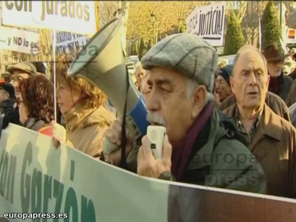 Garzón compara su investigación con los crímenes nazis