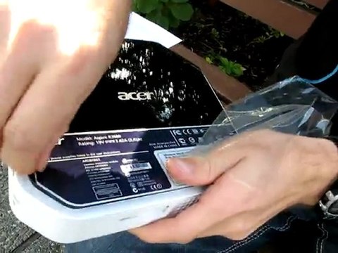 Acer Aspire Revo Ion Atom 330 Nettop Unboxing & First Look Linus Tech Tips