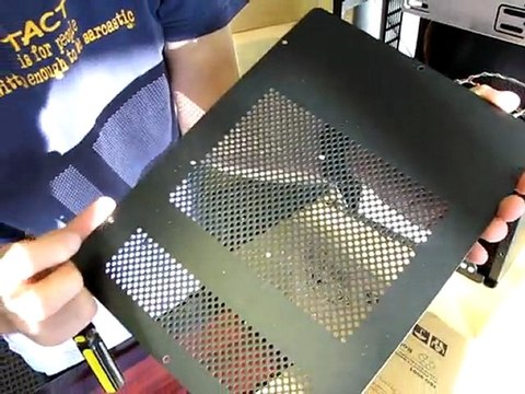 Lian Li PC-Q07B mITX aluminum PC Case Unboxing Linus Tech Tips