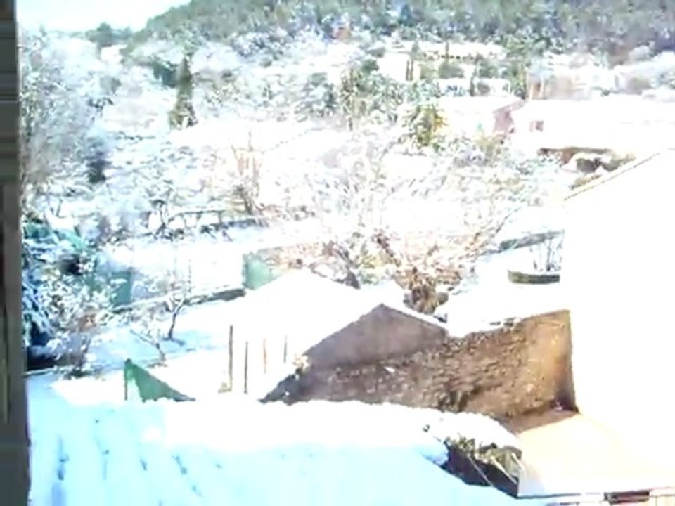 le matin a cabasse tout blanc