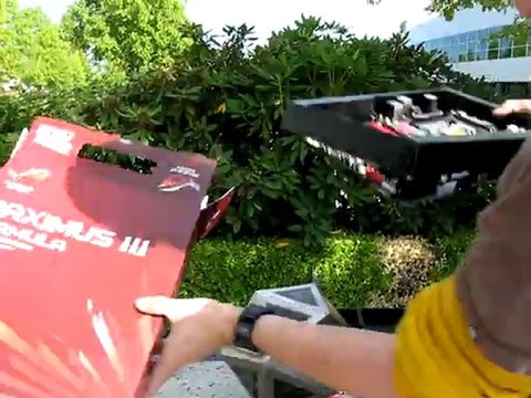 ASUS Maximus III Formula P55 SLI LGA1156 Core i5 Motherboard Unboxing Linus Tech Tips