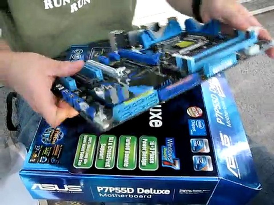 ASUS P7P55D Deluxe P55 LGA1156 Core i5 Motherboard Unboxing Linus Tech Tips