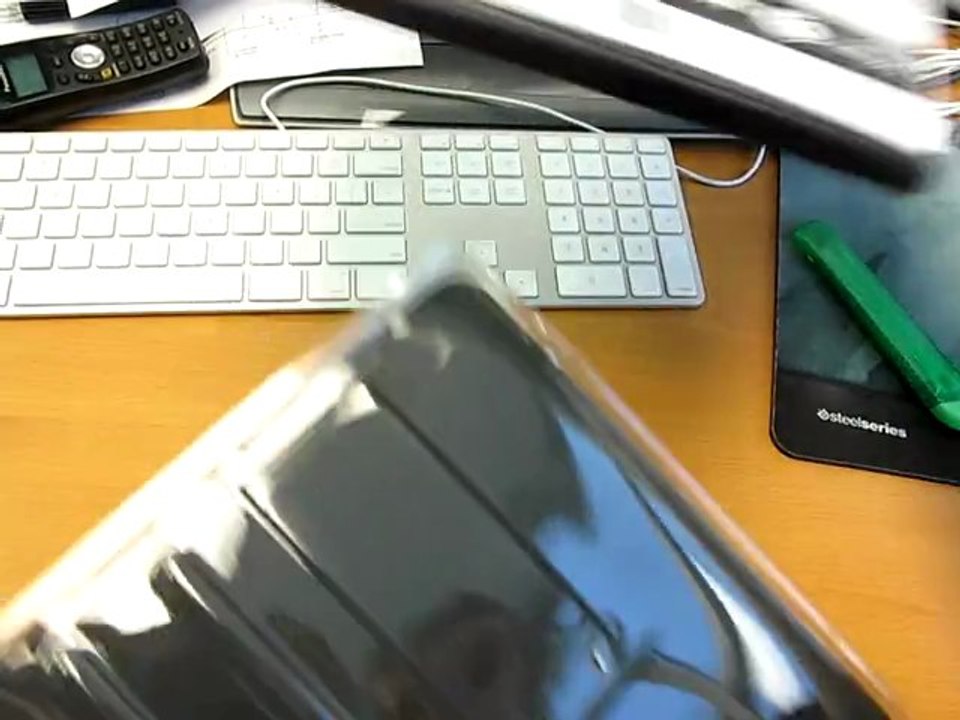 Steelseries 4HD Gaming Mouse Pad & XAI Laser Gaming Mouse Unboxing Linus Tech Tips