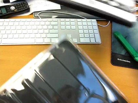 Steelseries 4HD Gaming Mouse Pad & XAI Laser Gaming Mouse Unboxing Linus Tech Tips