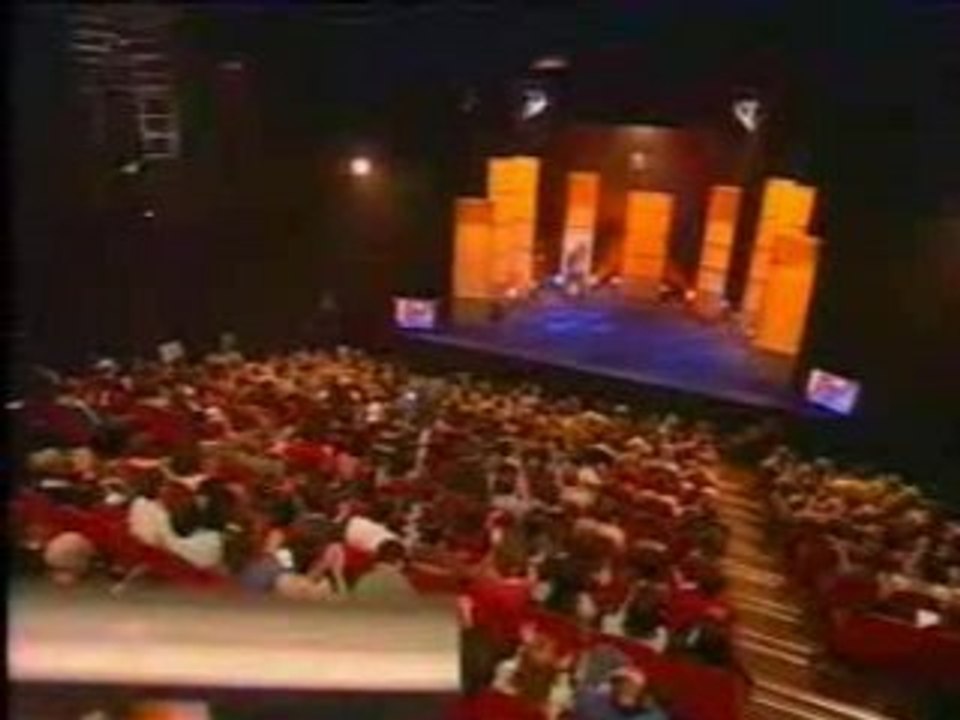 Tomer Sisley - Le Célibataire