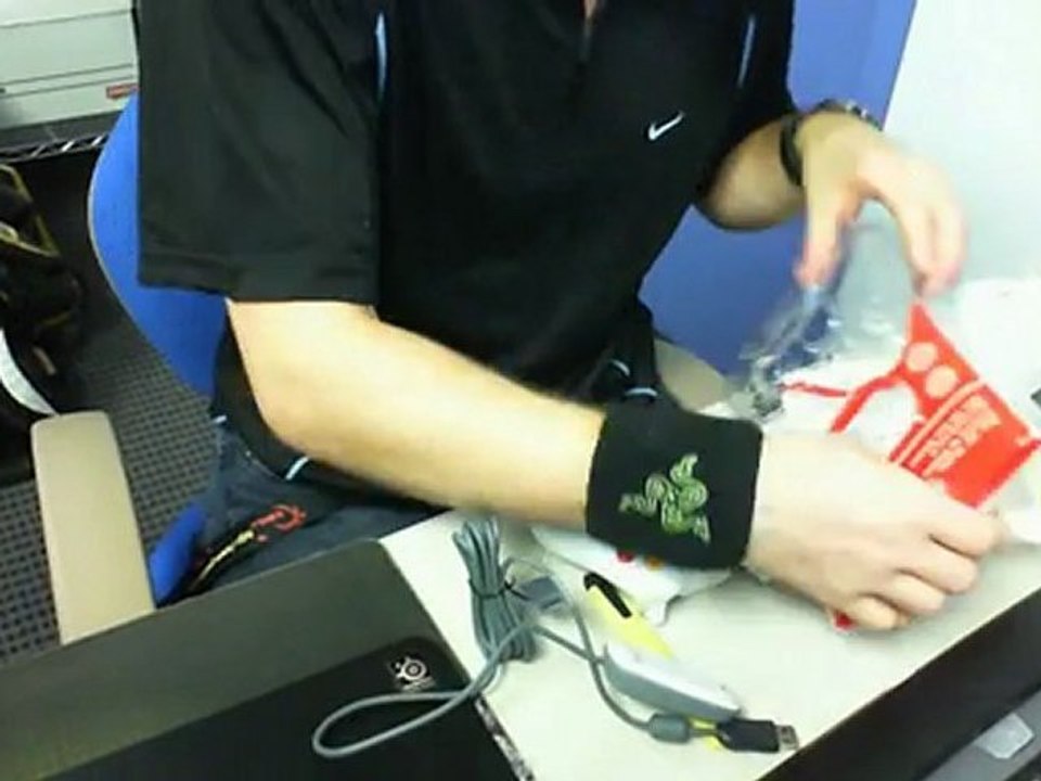 Microsoft Wireless Xbox 360 PC Game Controller Unboxing Linus Tech Tips