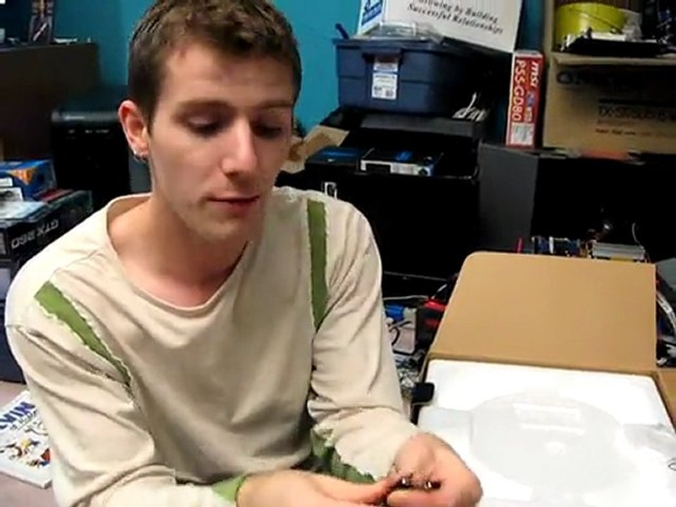 Razer Mako 2.1 Gaming Speaker System First Look & Unboxing Linus Tech Tips