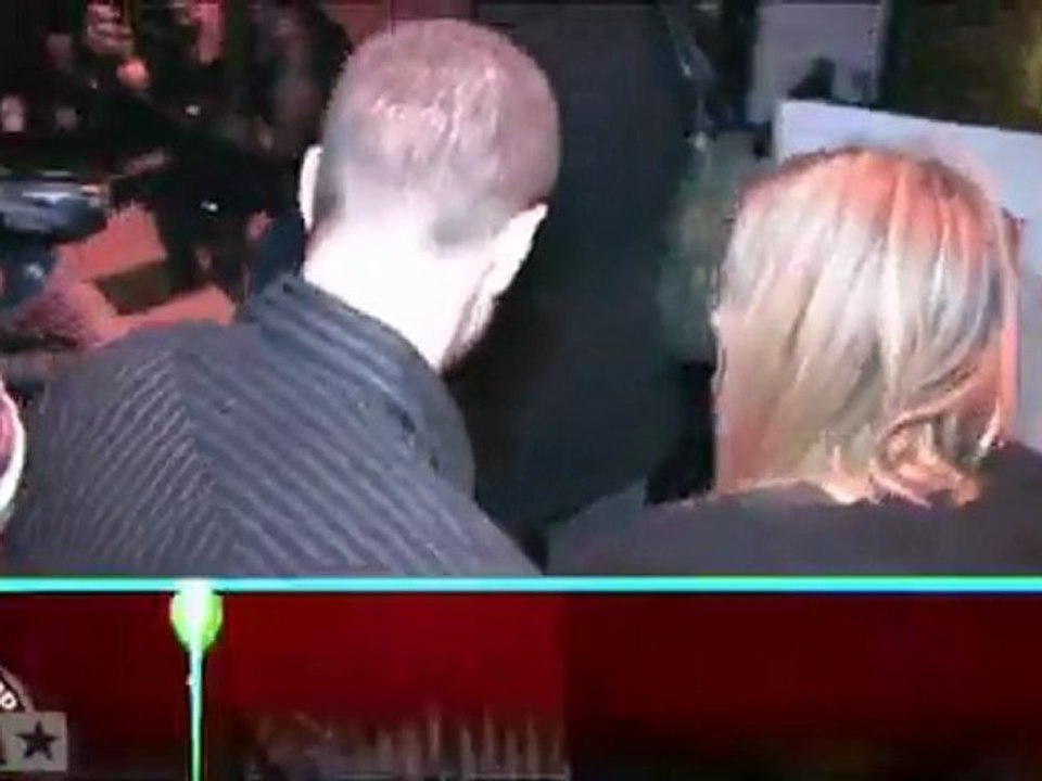 Avril Lavigne "FCUK U Papparazzi"
