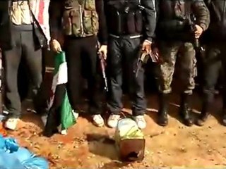 فري برس   الرستن حاجز أمني مطهرمن قبل الجيش الحر 1 2 2012