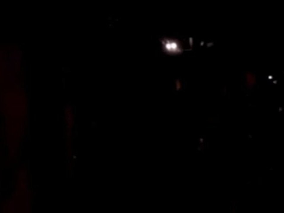 فري برس   معضمية الشام مظاهرة ليلية عاشت سورياويسقط الأسد والترتيلة الروحانية على روح حافظ 31 01 2012