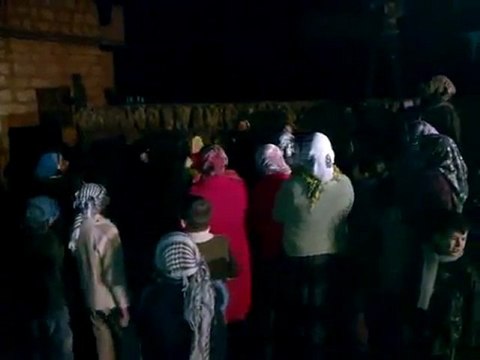 فري برس ريف حلب دارة عزة ـ مظاهرة مسائية نسائية ردا على محاصرة المدينة ـ 31 ـ 1 ـ 2012 ج1