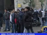 Andria   ITA, studenti in Piazza contro la chiusura
