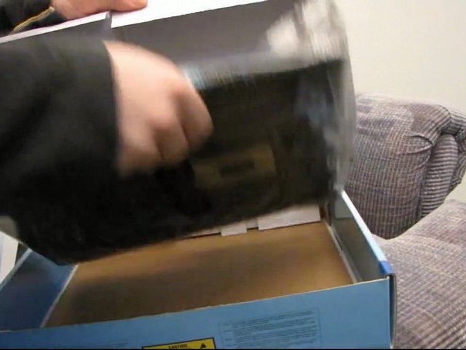 ASUS P7P55D-E Pro P55 Core i5 LGA1156 Motherboard Unboxing & First Look Linus Tech Tips