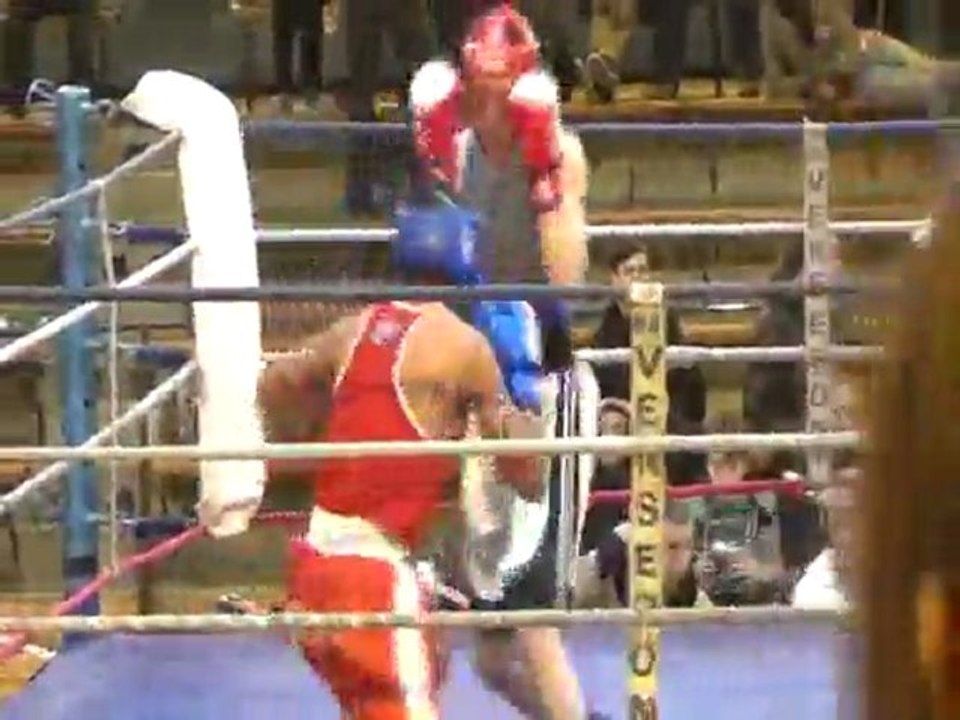 Adil Ijaz boxing 2012-01-29 Paris [Part 1]