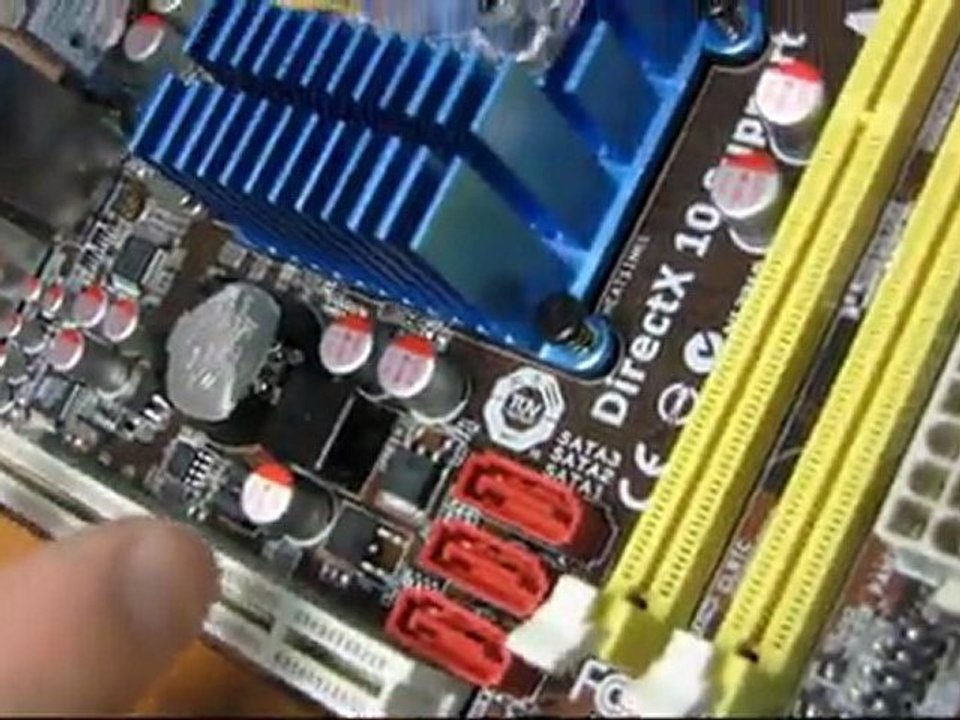 ASUS AT3N7A-I ITX nVidia ION Intel Atom Motherboard Unboxing & First Look Linus Tech Tips