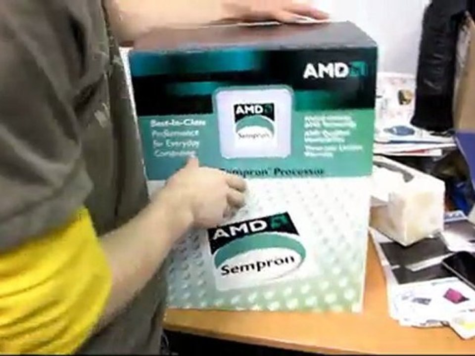 RETRO UNBOXING - AMD Sempron "Best-In-Class Performance" Processor Linus Tech Tips