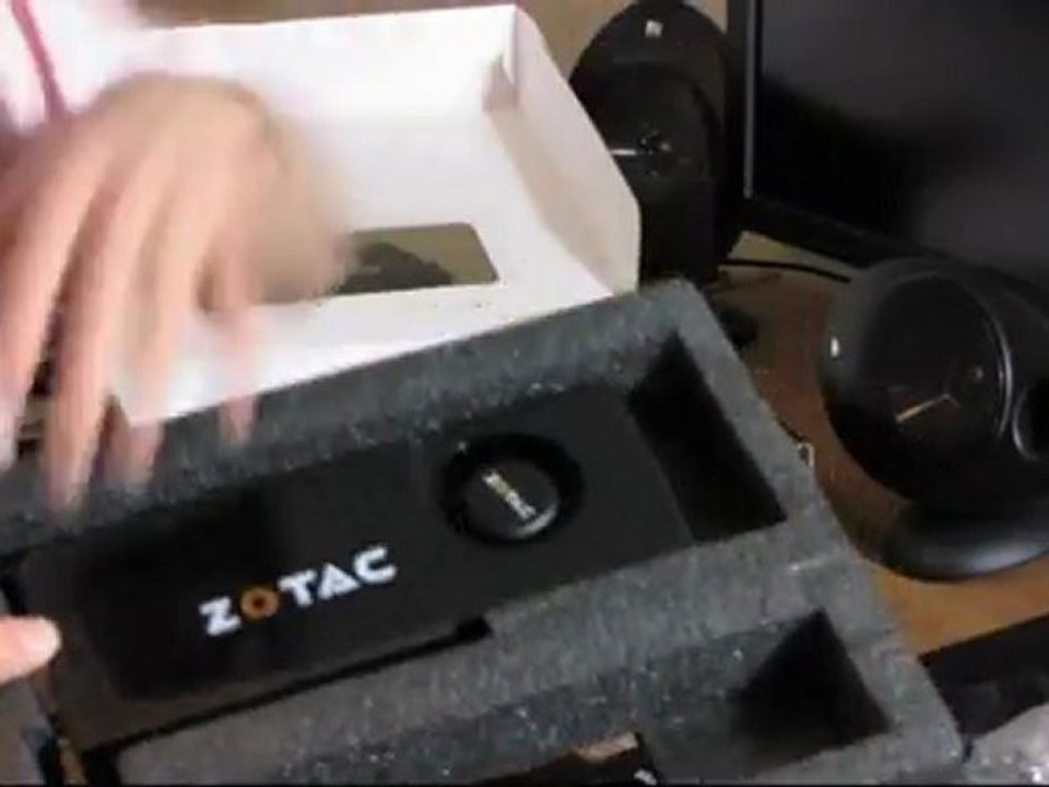 Zotac nVidia GeForce GTX 470 Fermi DirectX 11 Video Card Unboxing & First Look Linus Tech Tips
