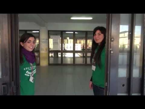 Aversa (CE) - ITC Alfonso Gallo, accoglie i suoi futuri alunni