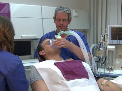 Entspannt träumen in Berlin - Vollnarkose in der Zahnarzt-Praxis Barbara Elsholtz