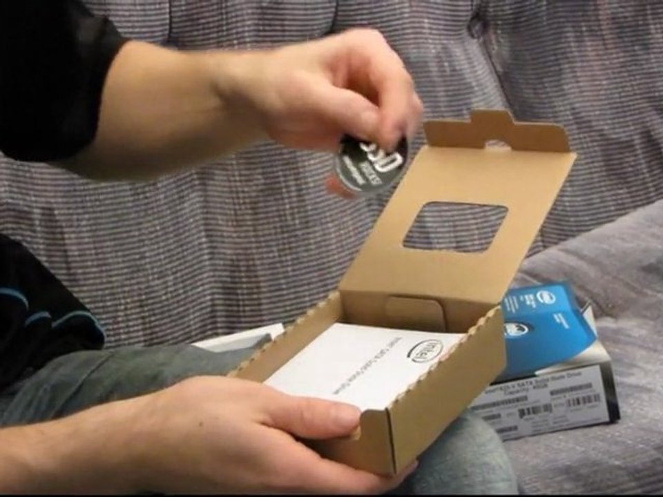 Intel X25-V 40GB SSD Solid State Hard Drive Unboxing & First Look Linus Tech Tips