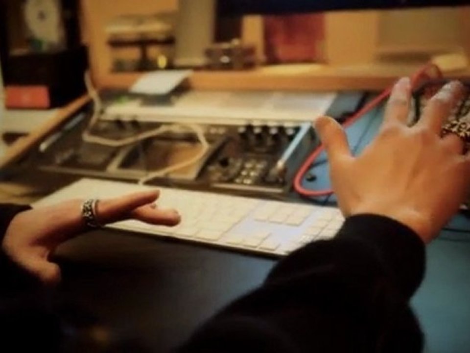 비스트 '너 없이 사는 것도(living without you)' 작업 스케치