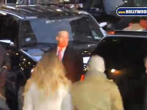 Jennifer Lopez y su novio se dan la mano en David Letterman