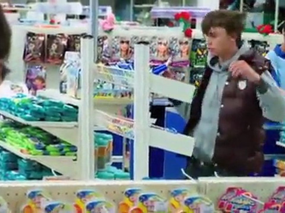 Chronicle - Clip Supermarket