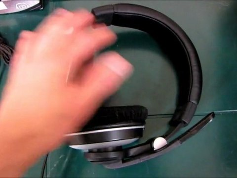 Corsair HS1 USB Gaming Headset Video Review Linus Tech Tips