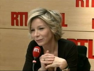 Céline Lis-Raoux, directrice du magazine gratuit "Rose" : "En France, on vit au milieu de tabous liés au cancer"