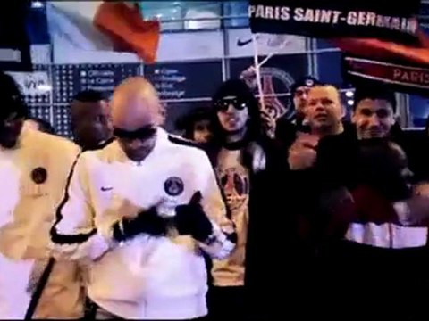 Lorca signe le nouveau clip Paris est magic