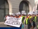 Los trabajadores de Spanair protestan ante el ministerio de Fomento