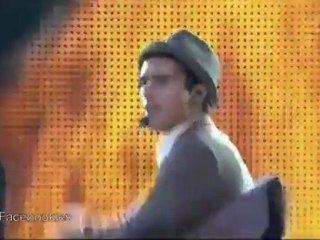 Eric Saade - Hotter Than Fire - Eldsjälsgalan, 29.12.11 - YouTube [freecorder.com]