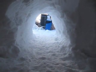 2012-01-29 MVI_2411 igloo