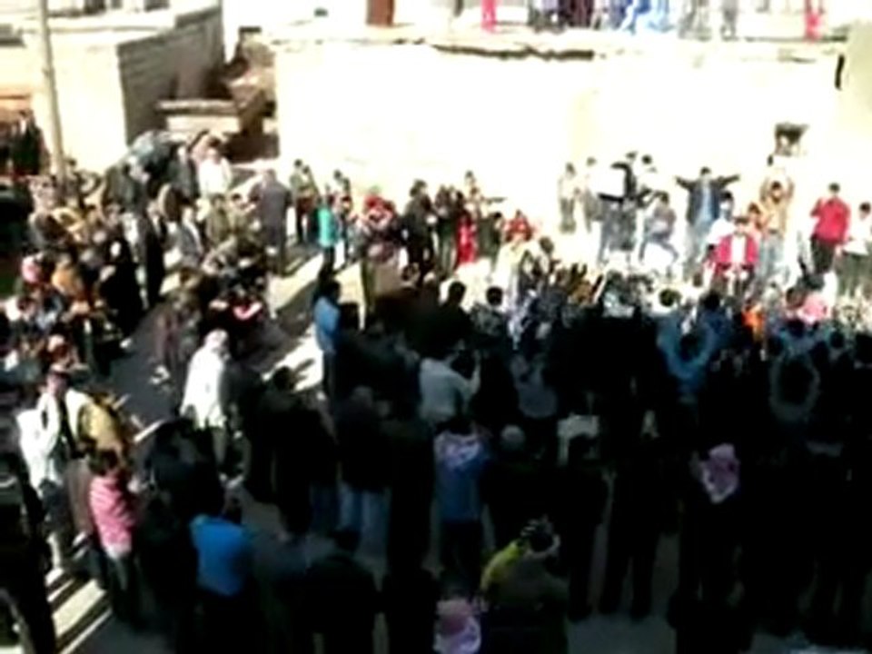 فري برس   ادلب كفر عروق جمعة عذرا حماه سامحينا 03 02 2012