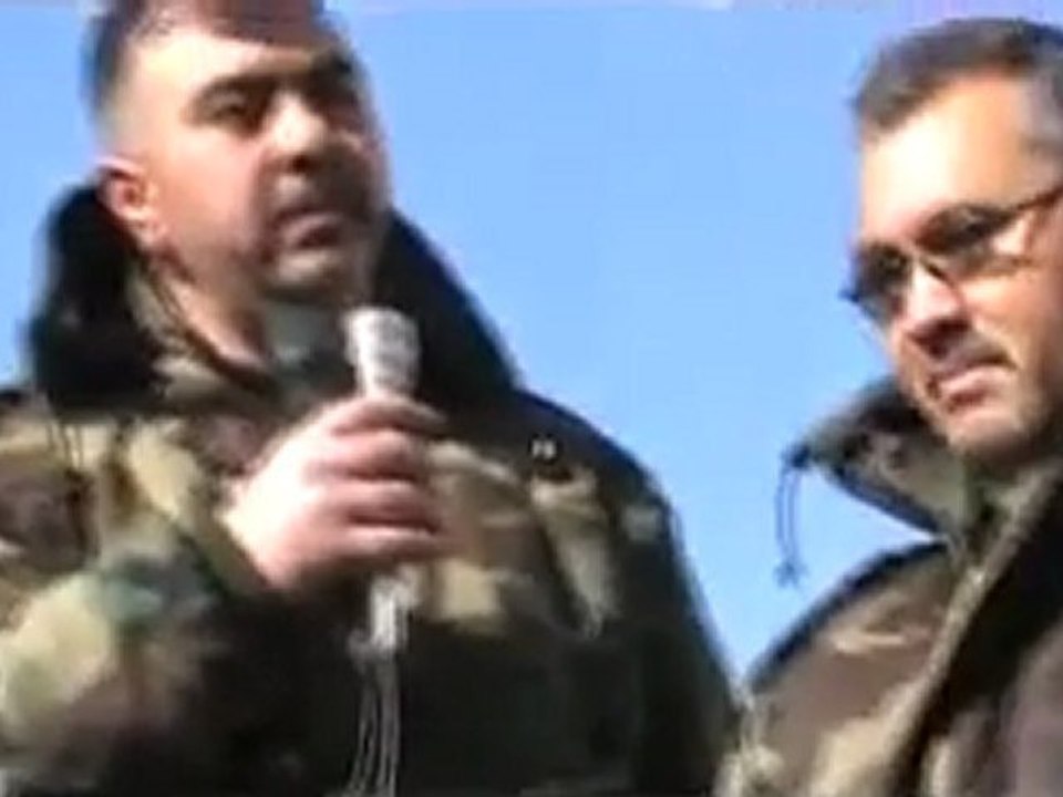 فري برس   جمعة عذراحماه باباعمرو انشقاق المقدم نشيط حاميش والرائد فايزحزوري