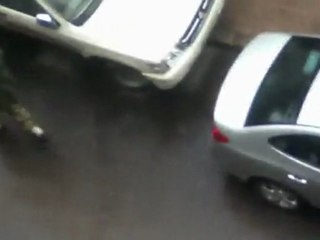 فري برس   دمشق   المزه القديمة  هجوم الشبيحة على التشييع  30 1 2012