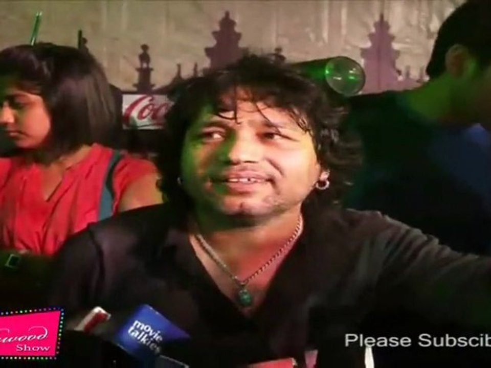 Awesome Singer Reveals His Valentine Day Special Album @ NMIMS "Drishti" Festival