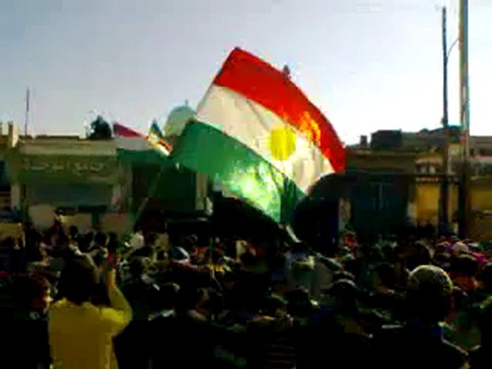 فري برس   القامشلي قامشلو مظاهرة ذكرى مجزرة حماه 2 2 2012 ج2